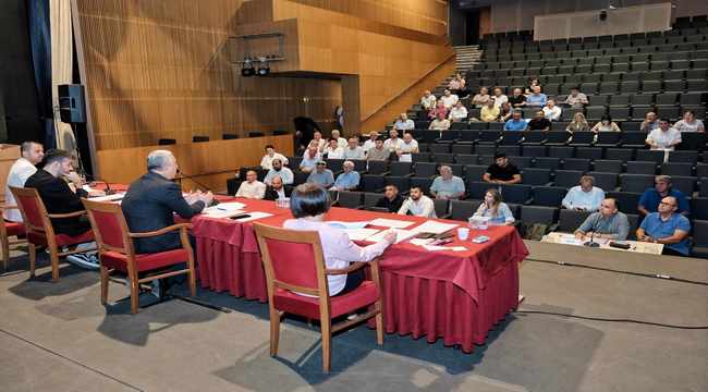 Bergama Belediye Meclisi, Ağustos toplantısında önemli kararlar aldı. Sosyal Demokrat Kamu İşverenleri Sendikası'na üye olundu ve SGK ile vergi borçlarının ödenmesi kararlaştırıldı.