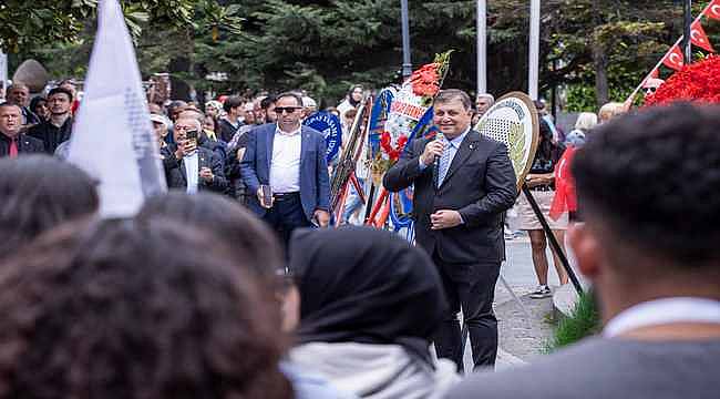 İzmir'in Selamı Samsun'da! Başkan Tugay, Samsunluların 19 Mayıs coşkusuna ortak oldu 