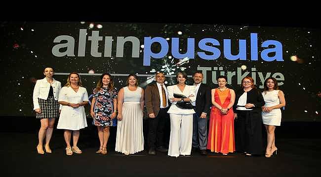 Altın Pusula 22. Kez Sahiplerini Buldu: Türkiye İş Bankası Büyük Ödülü Kazandı! 