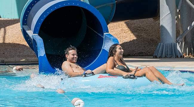 İzmir Büyükşehir Belediyesi öncülük etti: Oasis Aquapark Çeşme kapılarını gençlere açtı