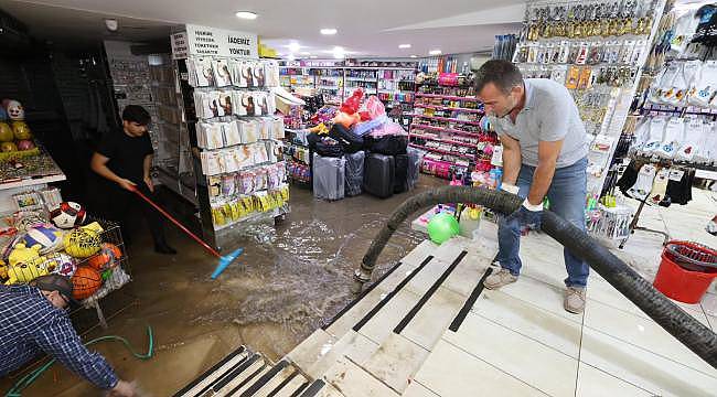 İzmir'de Yağış Kabusu 