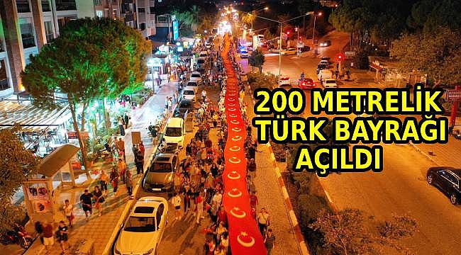 Bergama'da 200 Metrelik Türk Bayrağıyla Zafer Bayramı Coşkusu