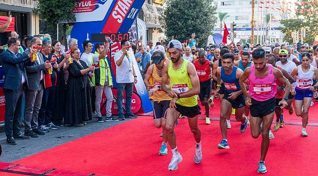 İzmir'de 9 Eylül Yarı Maratonu'na 42 İl ve 19 Ülkeden Katılım Sağlandı