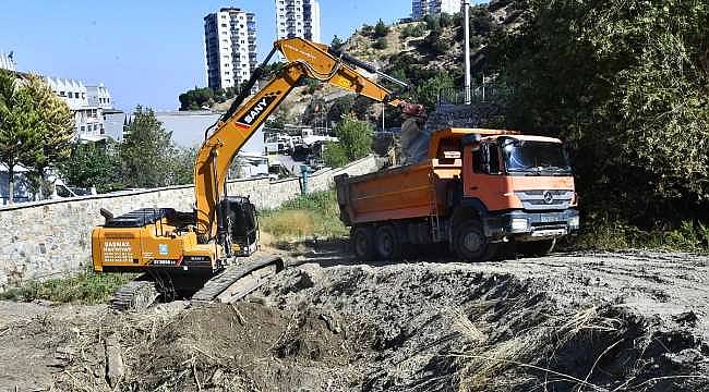 İZSU, İzmir'in Derelerini Kışa Hazırlıyor: 150 Bin Ton Atık Temizlendi