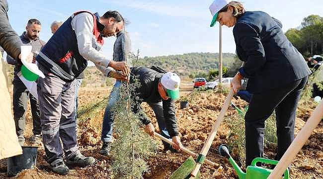 Bergama '11 Kasım Milli Ağaçlandırma Günü'nde Geleceğe Nefes Oldu