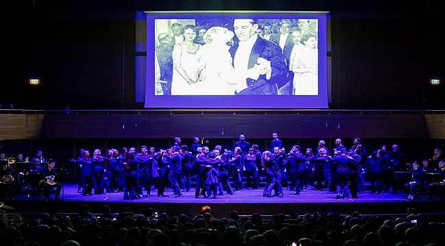 İzmirliler, Atatürk'ü "Sensin Atatürk!" Senfonik Melodramı ile Andı