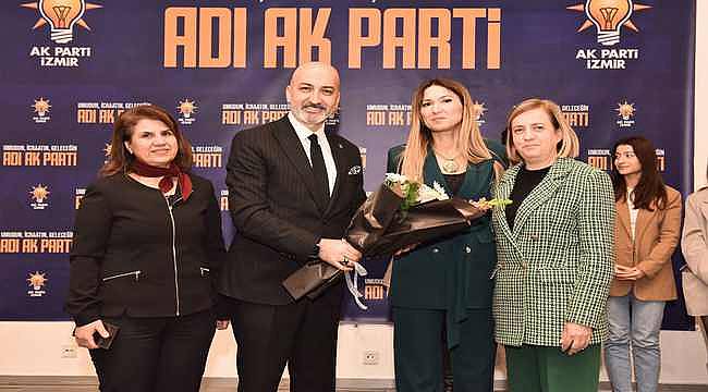 AK Parti İzmir'den 'Aile Sempozyumu': Yoğun Katılımla Gerçekleşti