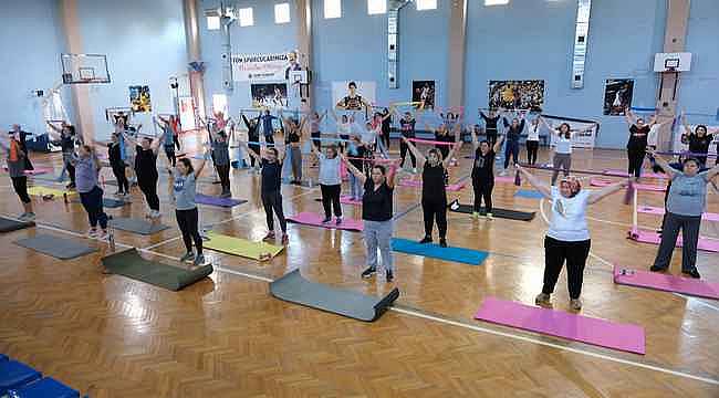 Menemenli Kadınlar, Ücretsiz Pilates Kurslarıyla Sağlıklı Yaşam İçin Bir Araya Geliyor