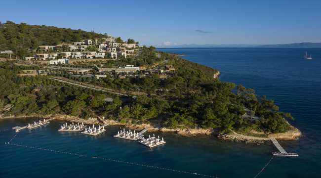 Tüm dünyada ses getiren sergilere ev sahipliği yapan Fransa merkezli galeri Perrotin, bu yaz Bodrum’daki sanat etkinliklerini zirveye taşıyacak.